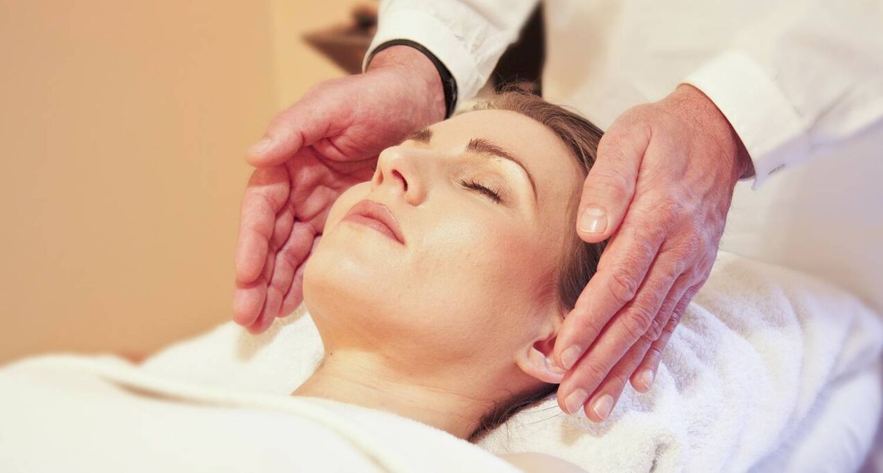 contour face massage as a means of rejuvenation