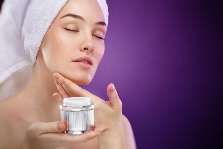to apply a rejuvenating cream for the skin